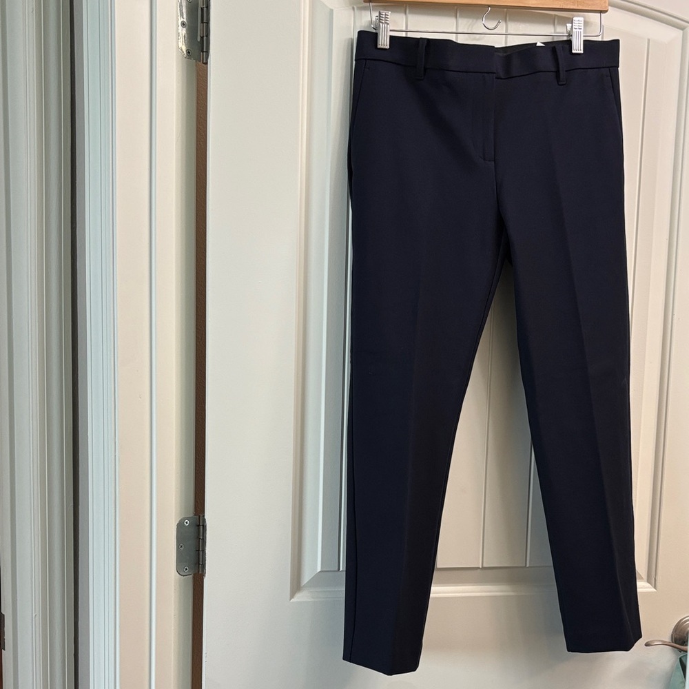 Ann Taylor Women's Navy Cropped Pants NWT